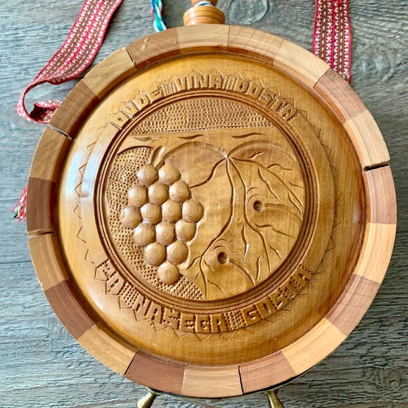 Vintage Wood Flask Conteen. Fluid Capacity Untested - Picture 7 of 14